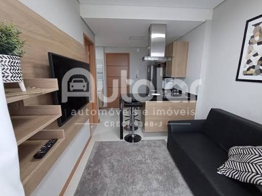 Apartamento compacto mobiliado